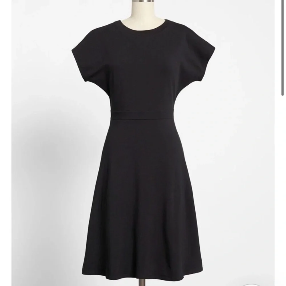 ModCloth black t shirt dress with back cut out - Picture 1 of 3
